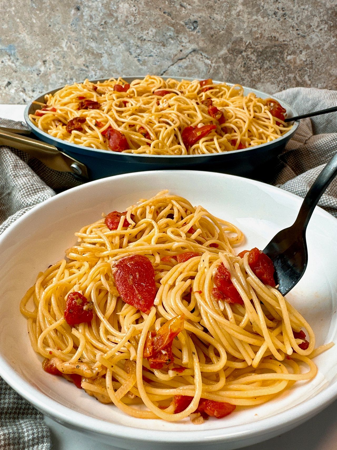 spaghetti with fresh tomatoes