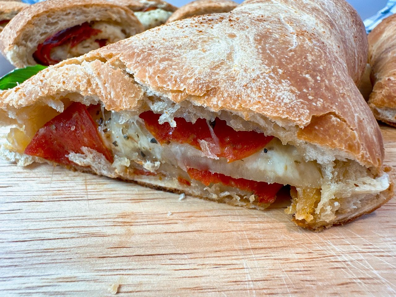 sliced pepperoni bread