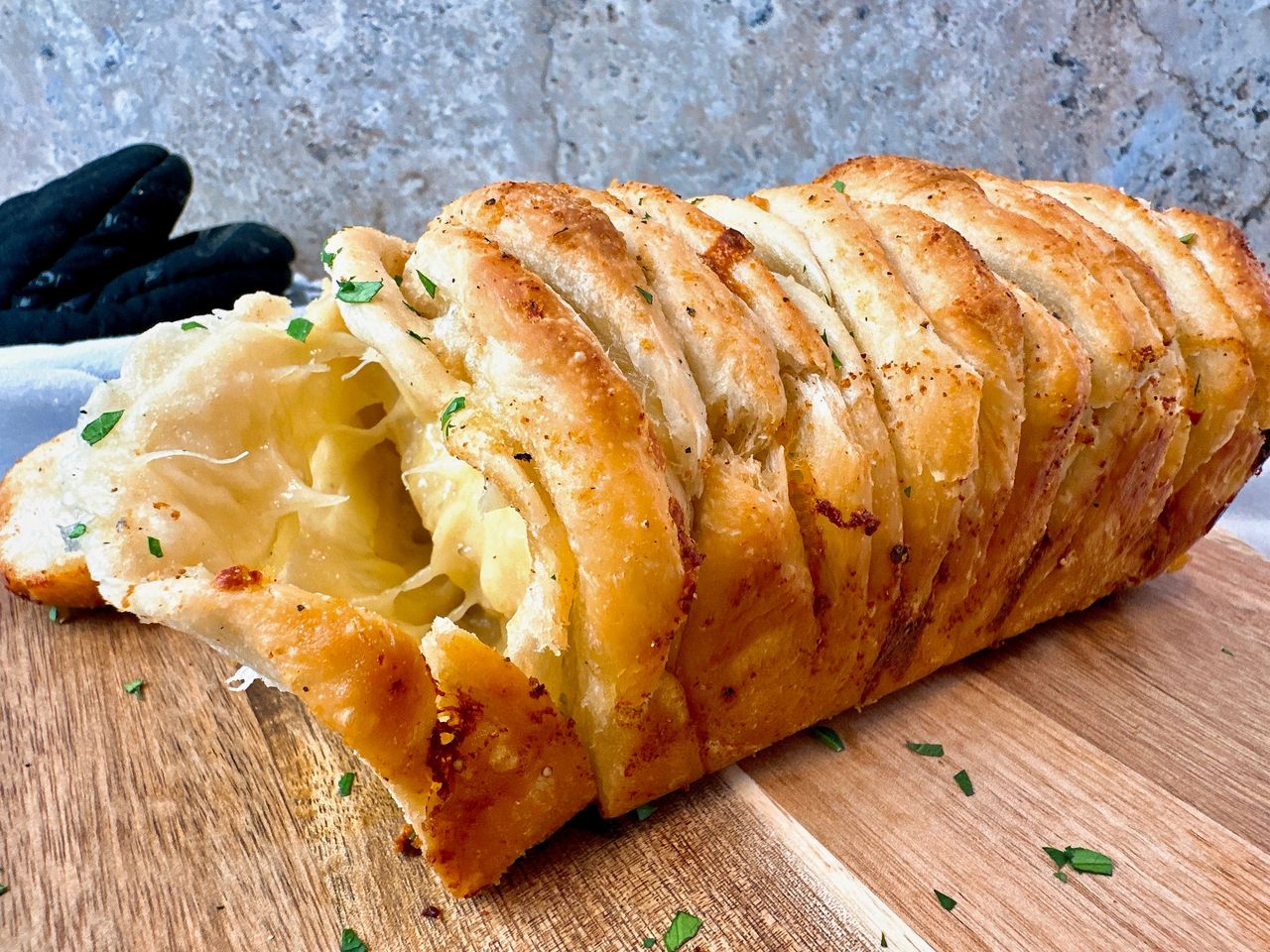 garlic pull apart bread
