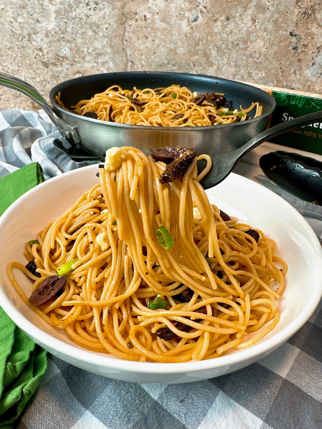 pasta with olives and sun dried tomatoes