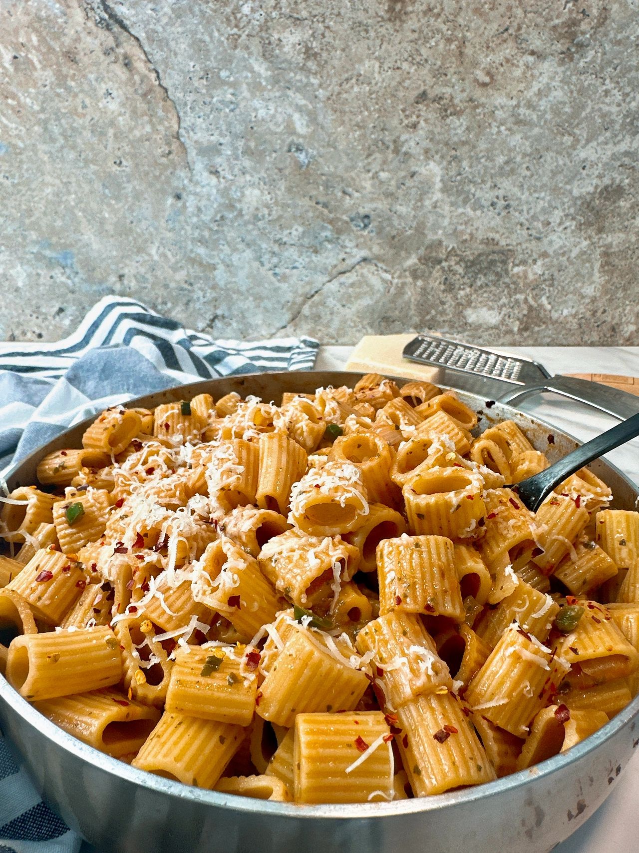 pesto pasta with red pepper flakes
