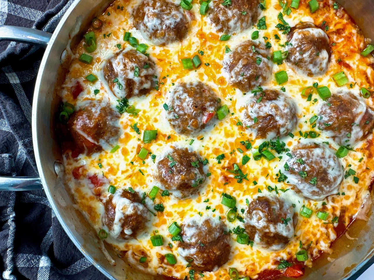 Meatballs in Enchilada Sauce Meatballs in Enchilada Sauce
