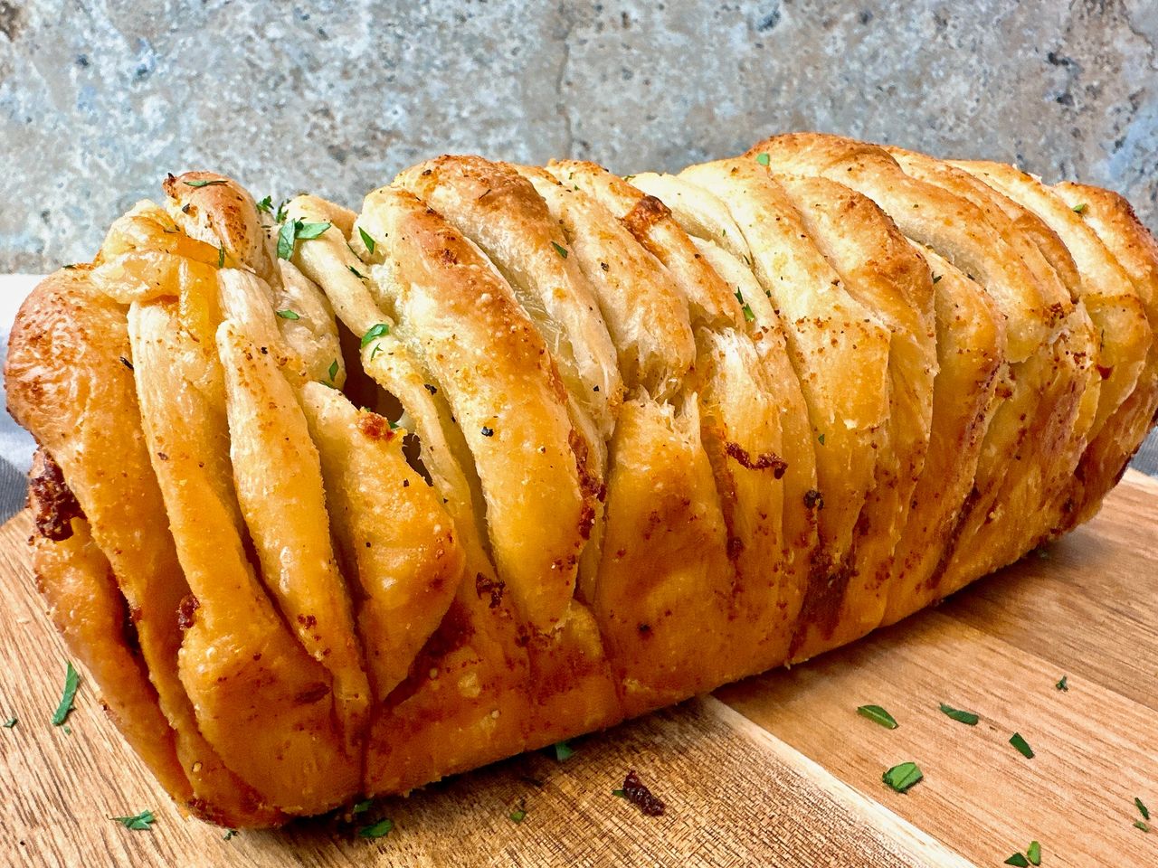 Cheesy Garlic Pull Apart Bread Cheesy Garlic Pull Apart Bread