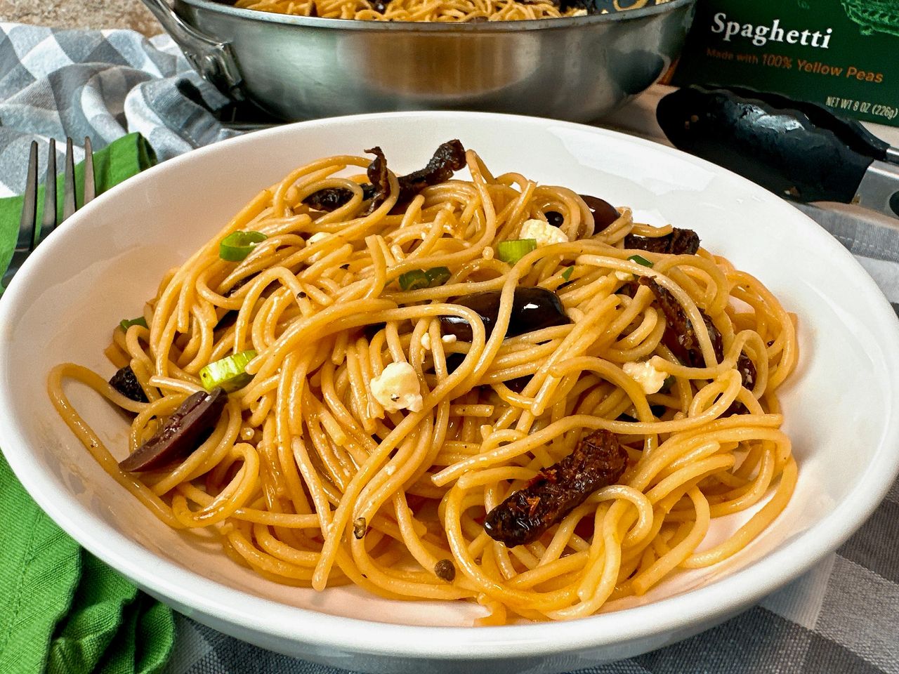 Pasta with Sun Dried Tomatoes, Olives and Feta Pasta with Sun Dried Tomatoes, Olives and Feta