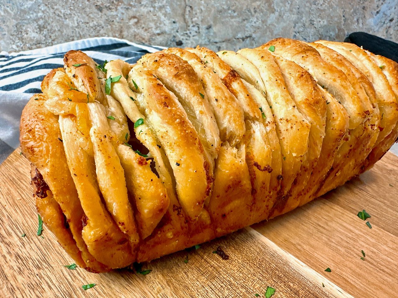 garlic pull apart bread