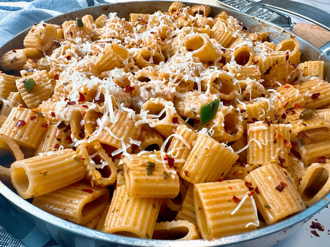 pesto pasta with red pepper flakes