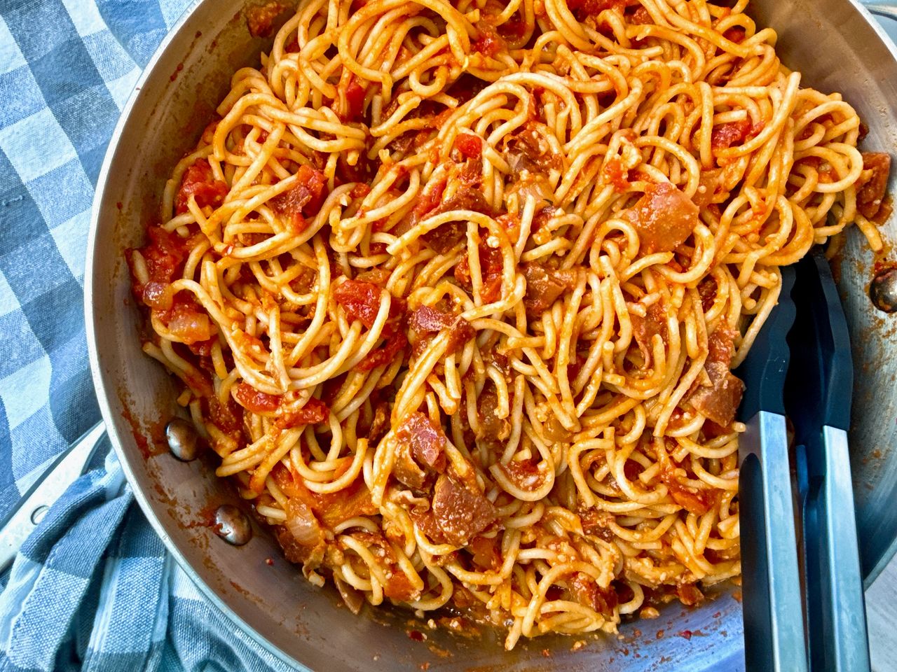 pasta amatriciana in a skillet