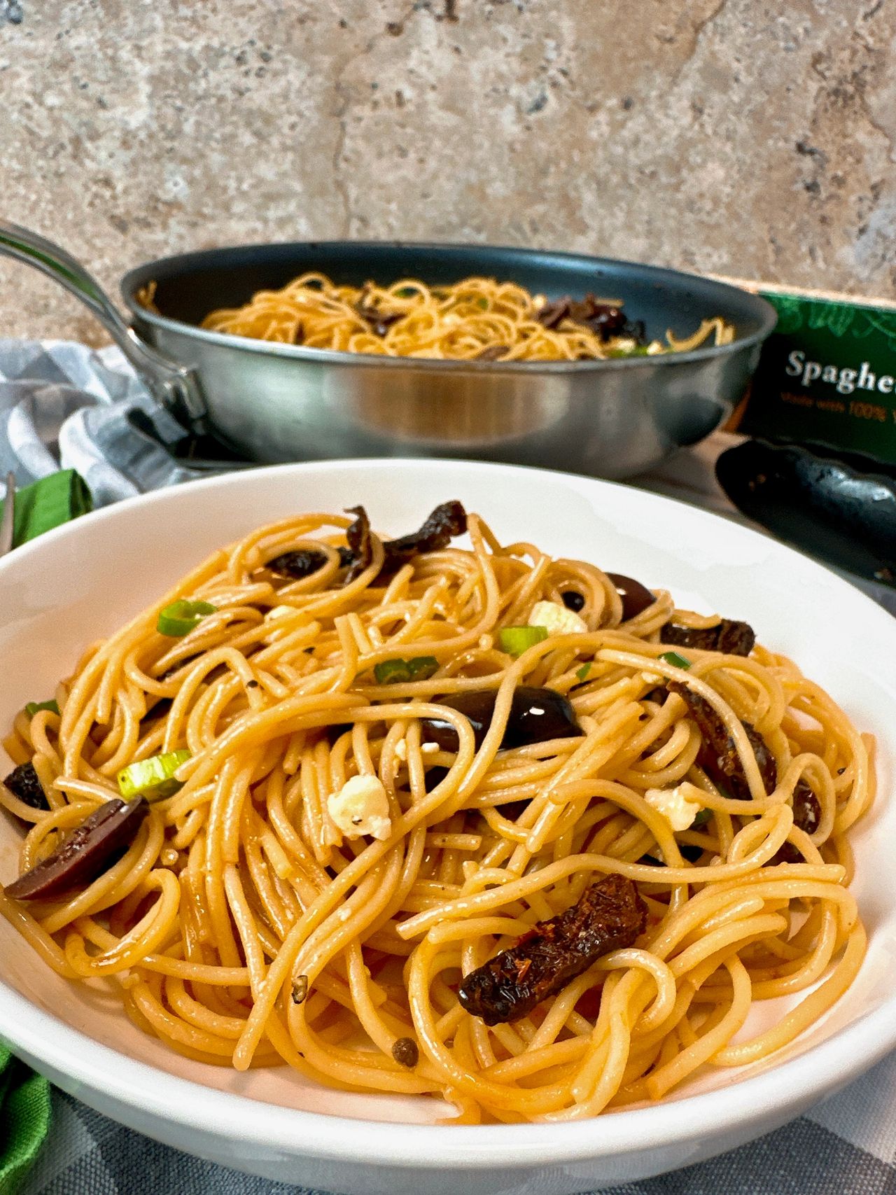 pasta with olives and sun dried tomatoes