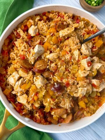 jambalaya in a white sauce pan