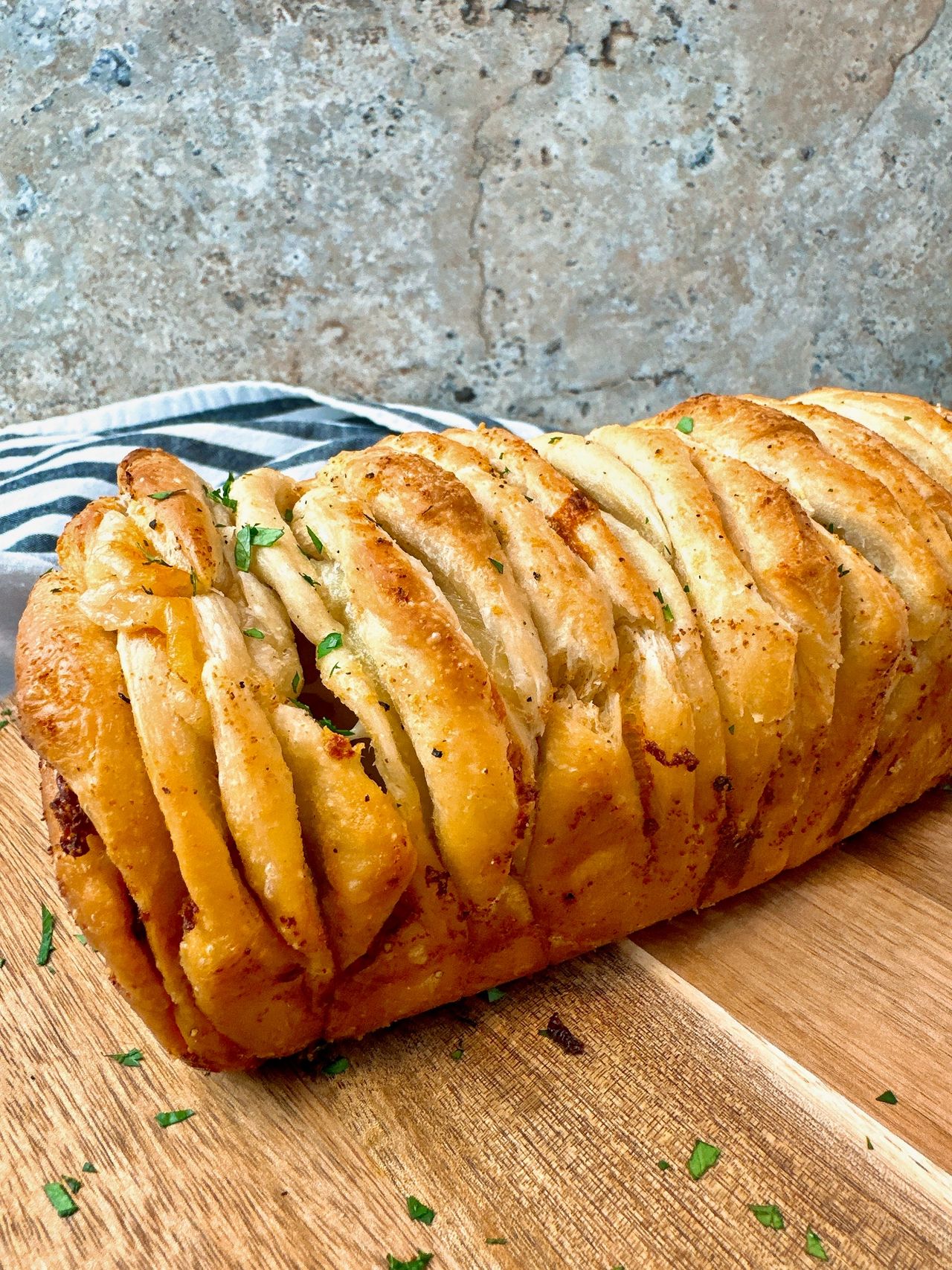 garlic pull apart bread