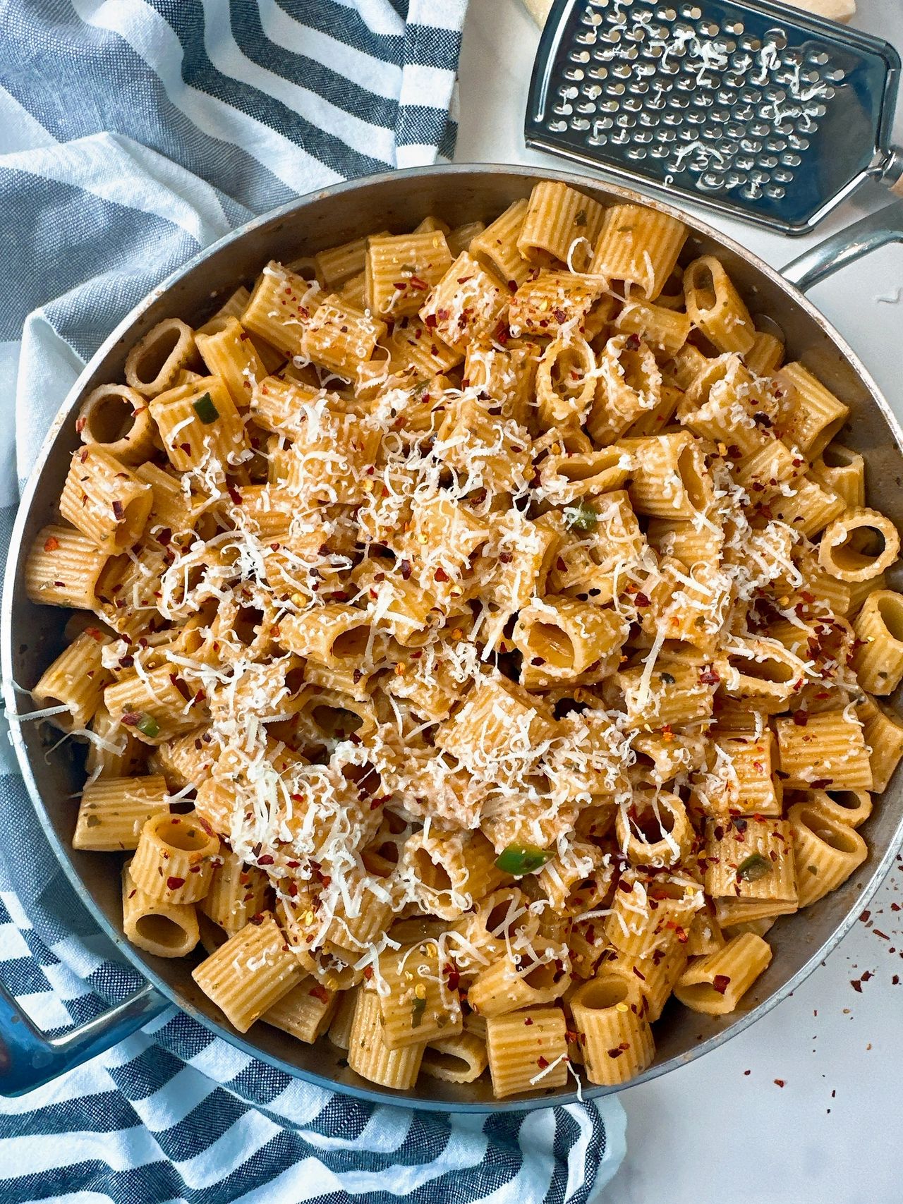 pesto pasta with red pepper flakes