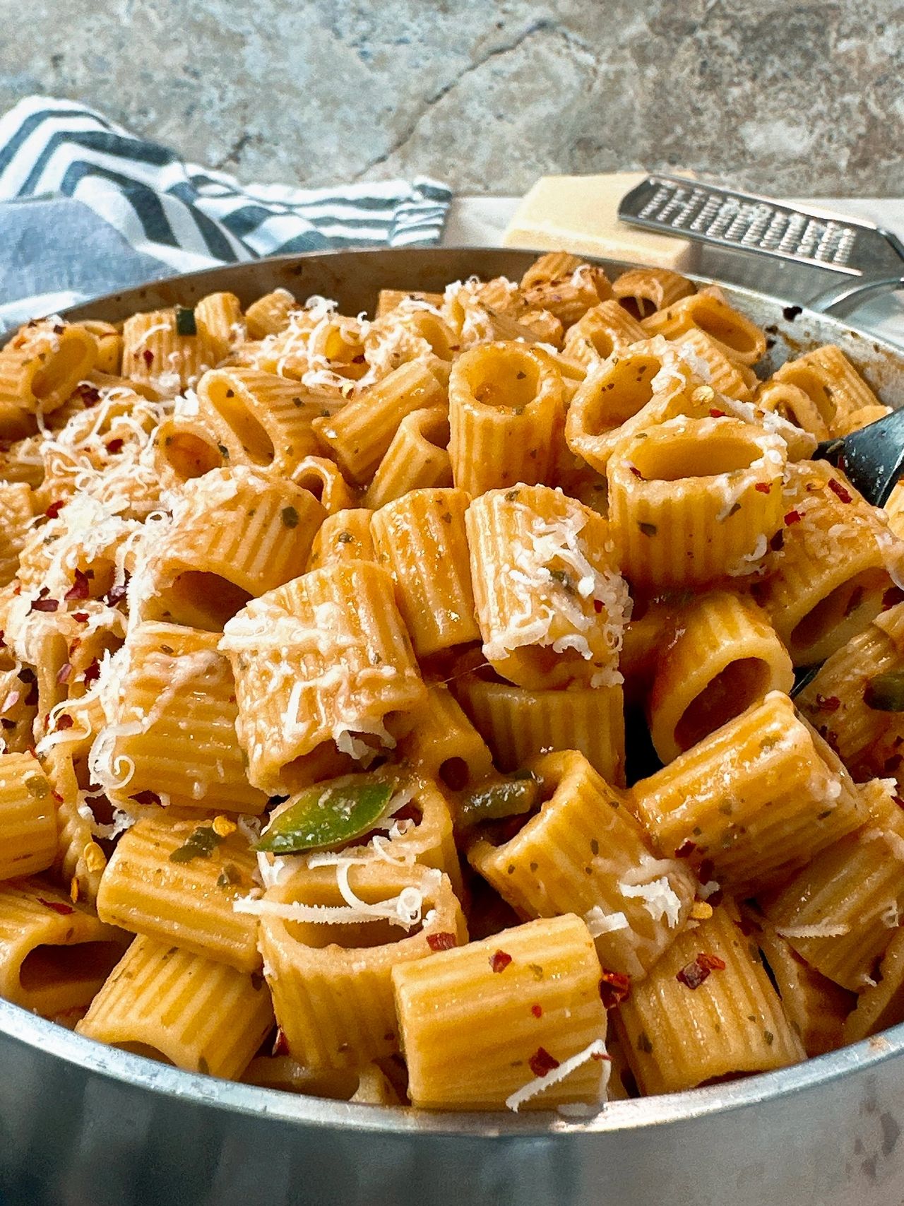 pesto pasta with red pepper flakes