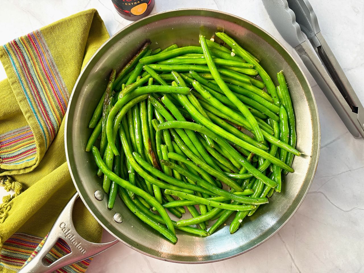 green beans in a skillet
