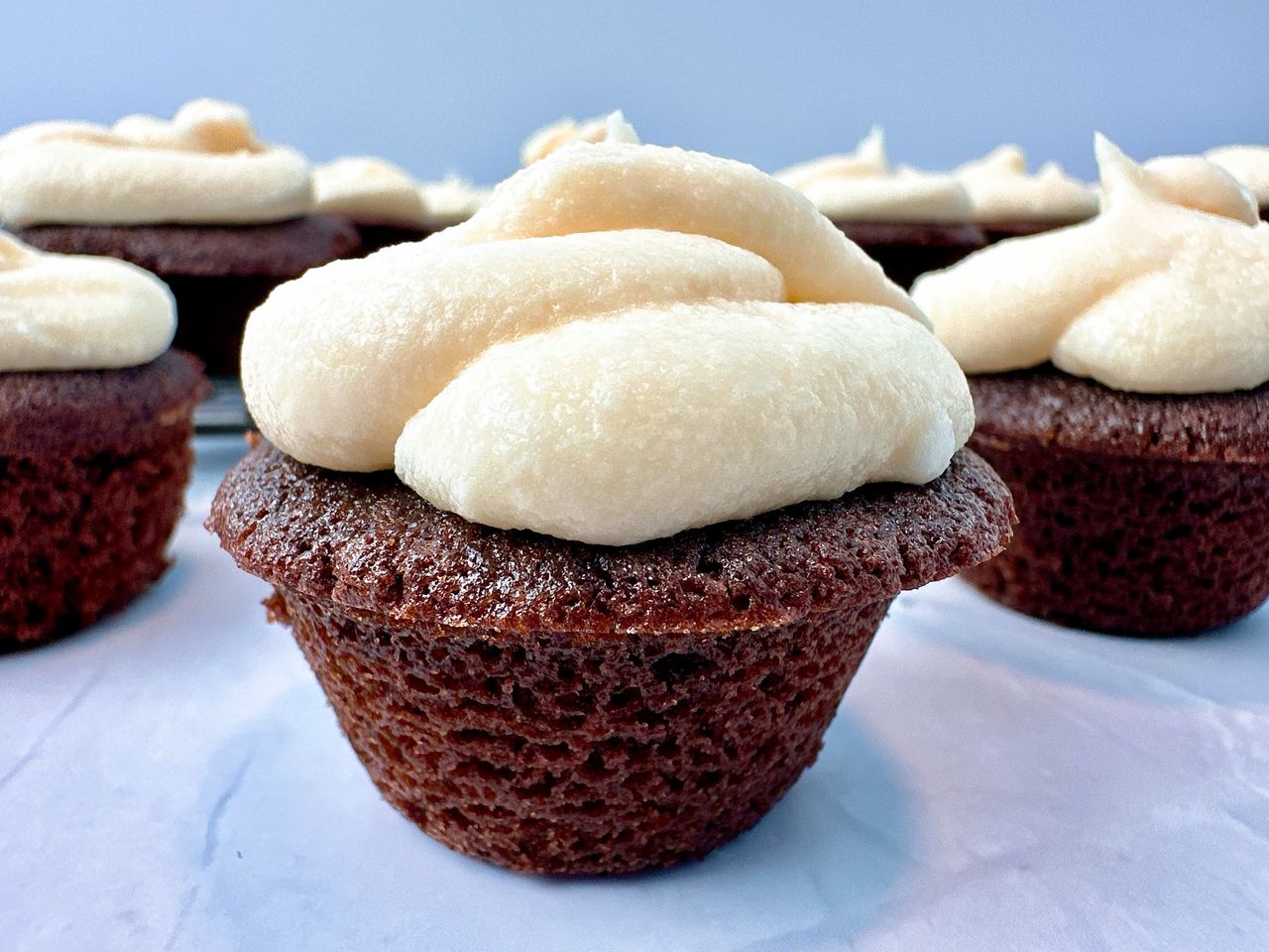 chocolate cupcakes with vanilla frosting