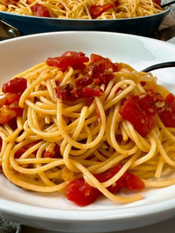 spaghetti with fresh tomatoes