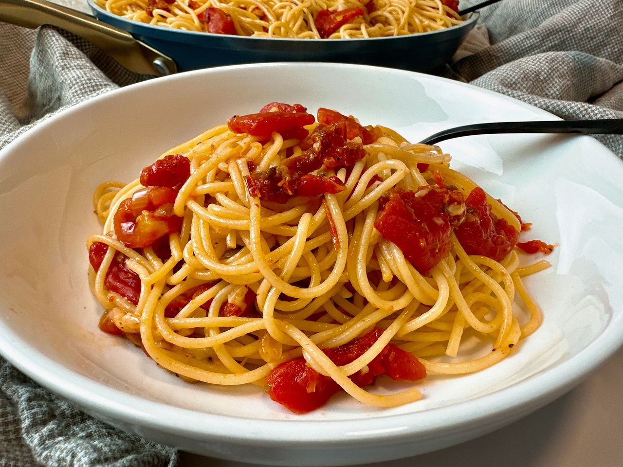 spaghetti with fresh tomatoes