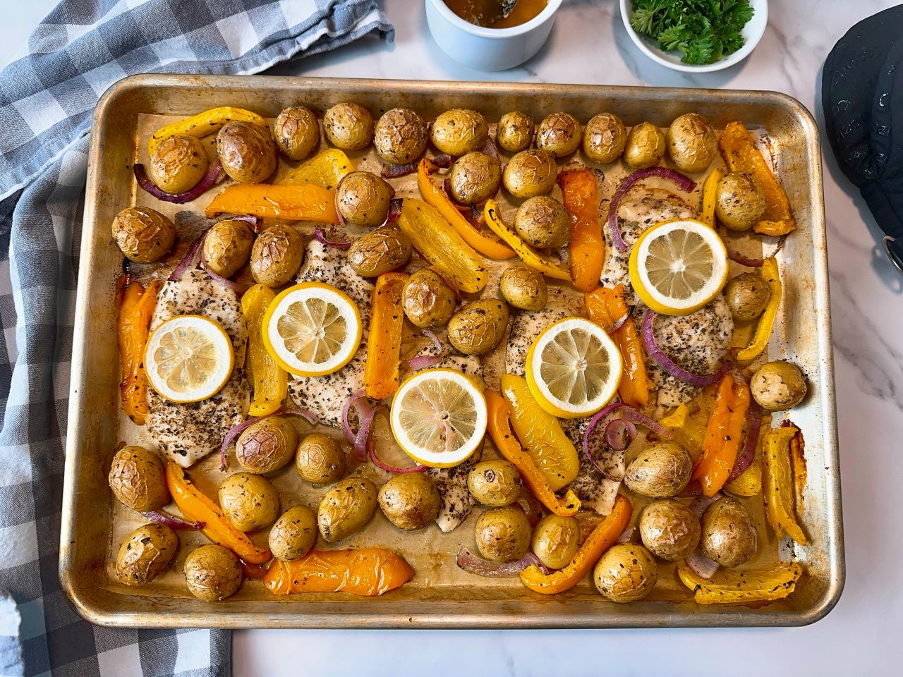 sheet pan chicken with lemon butter sauce