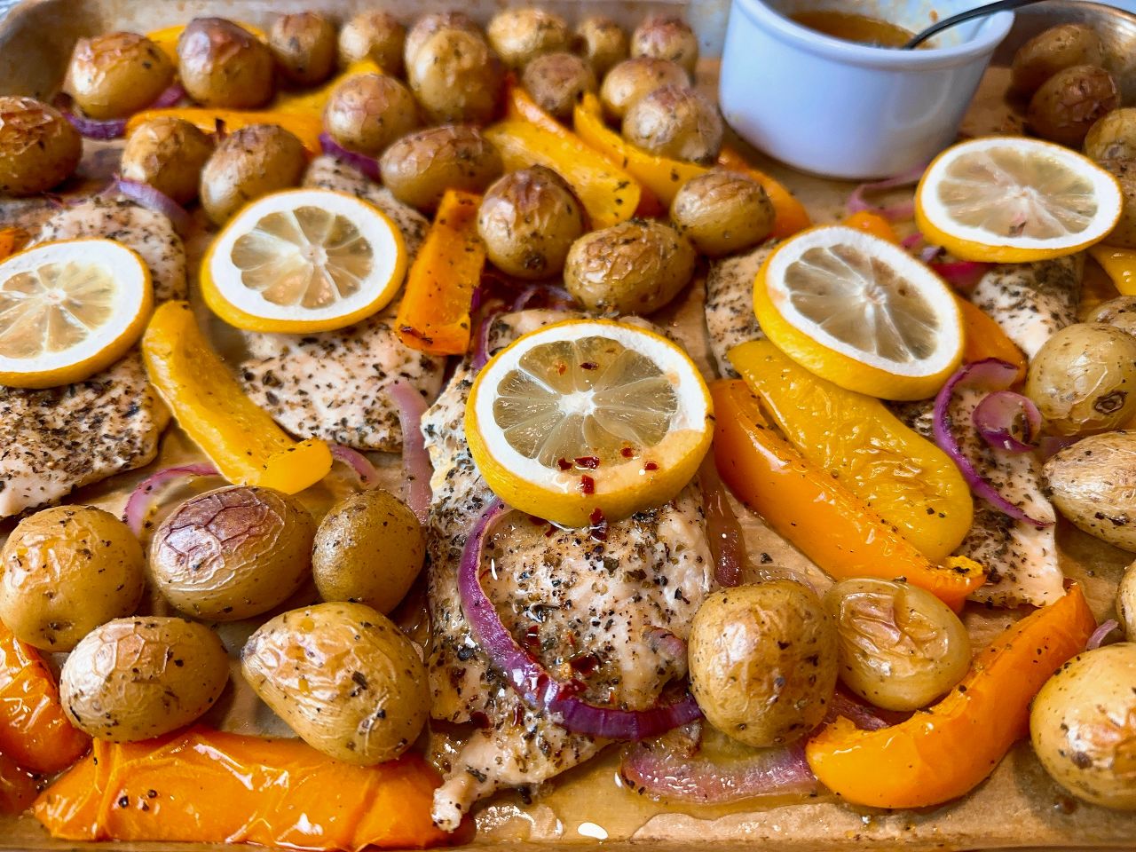 sheet pan chicken with lemon butter sauce