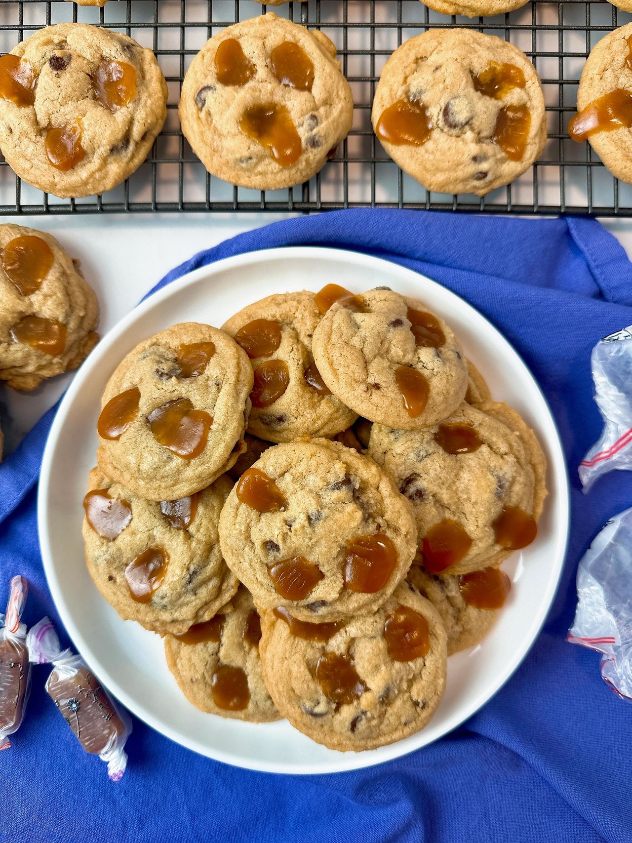 chocolate chip caramel cookies