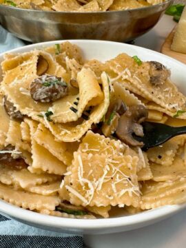 pasta with mushrooms and pecorino romano