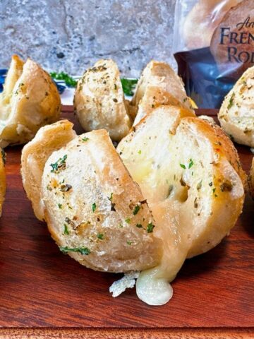 cheese stuffed dinner rolls
