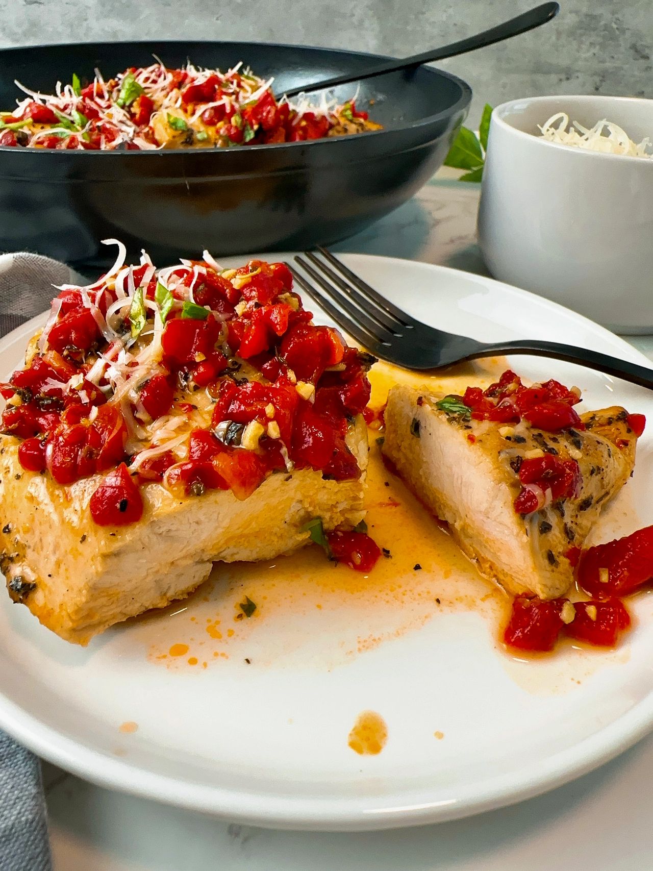 chicken with roasted red pepper sauce