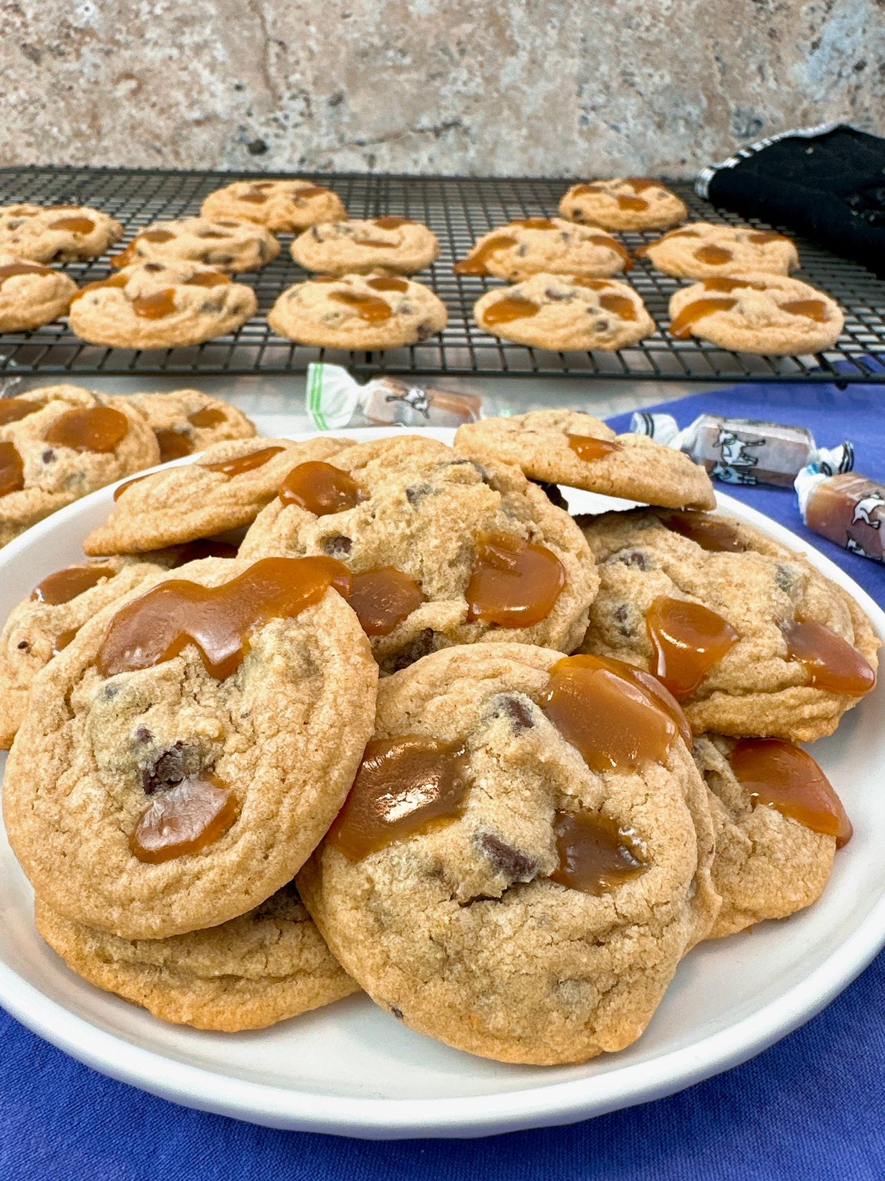 chocolate chip caramel cookies