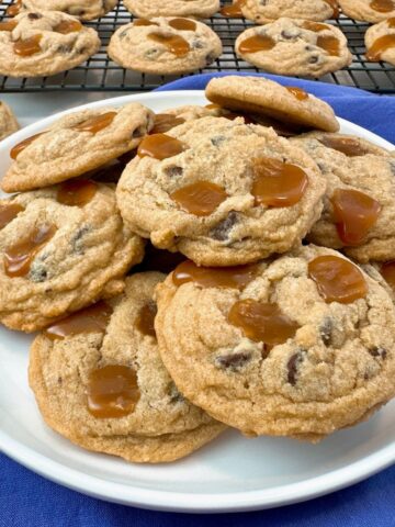 chocolate chip caramel cookies