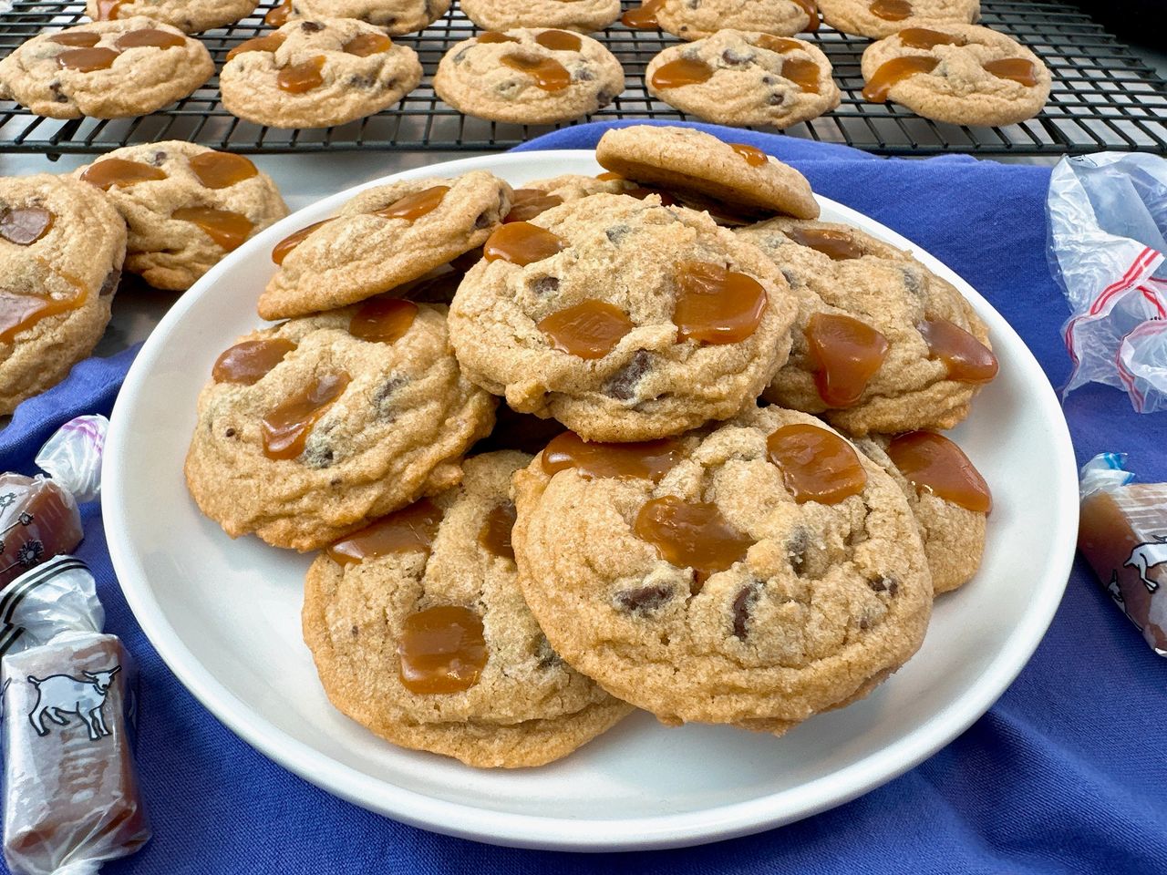 chocolate chip caramel cookies