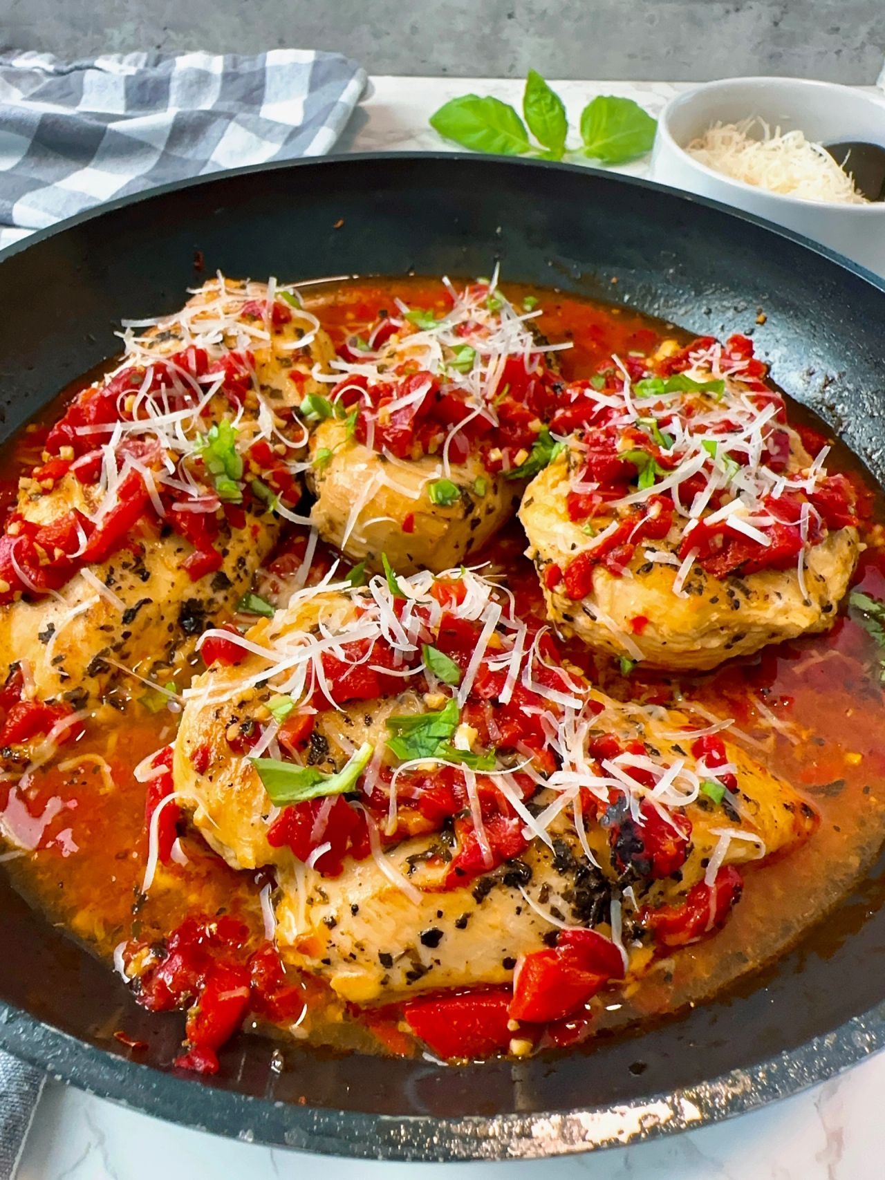 chicken with roasted red pepper sauce