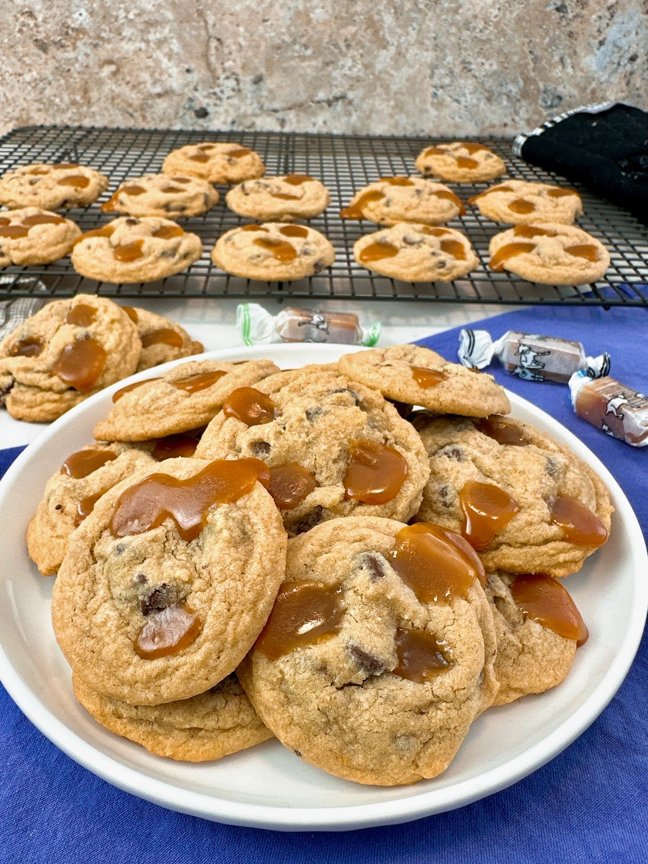 chocolate chip caramel cookies
