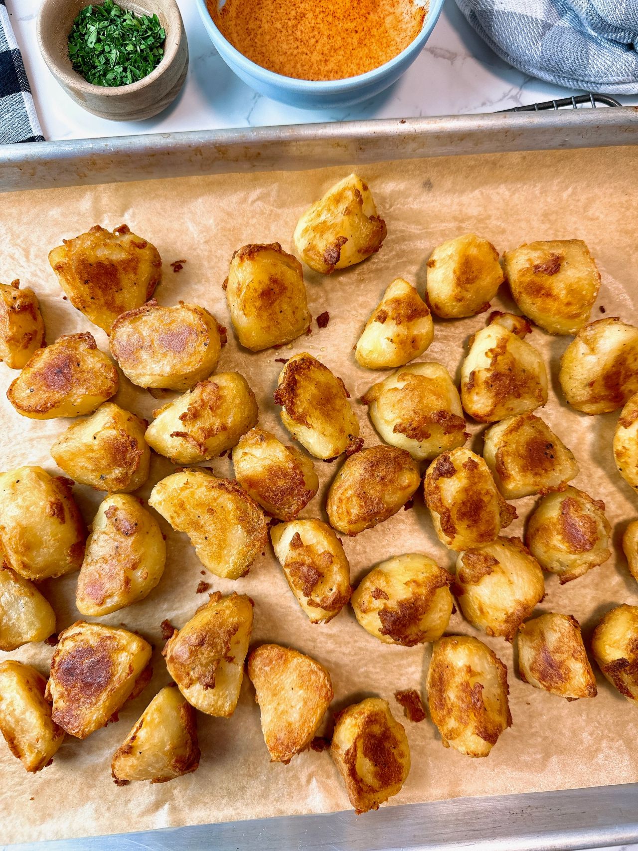 crispy roasted potatoes with sauce