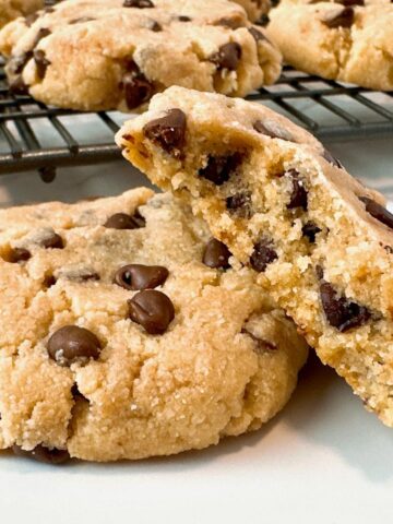 almond flour chocolate chip cookies