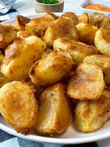 crispy roasted potatoes with sauce