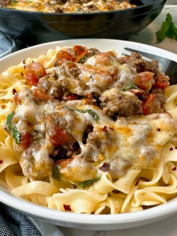 cheesy pesto beef and noodles