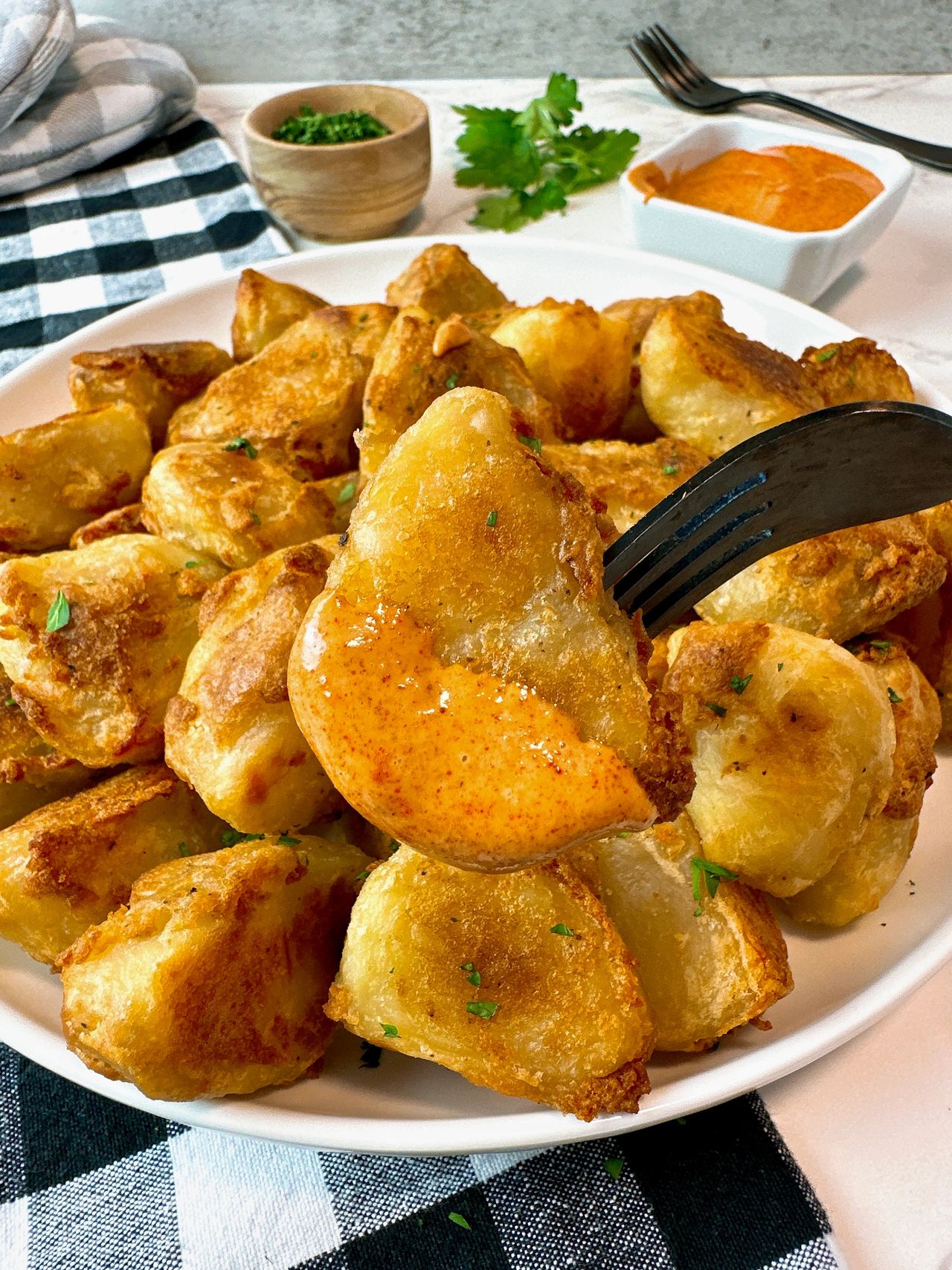 crispy roasted potatoes with sauce