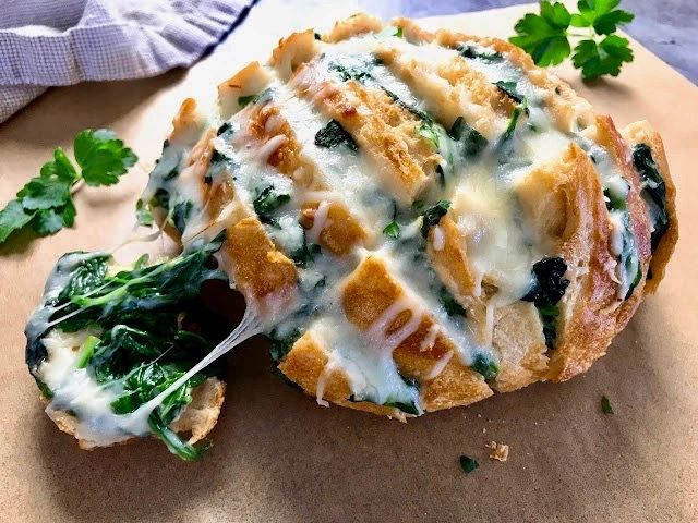 creamed spinach pull apart bread