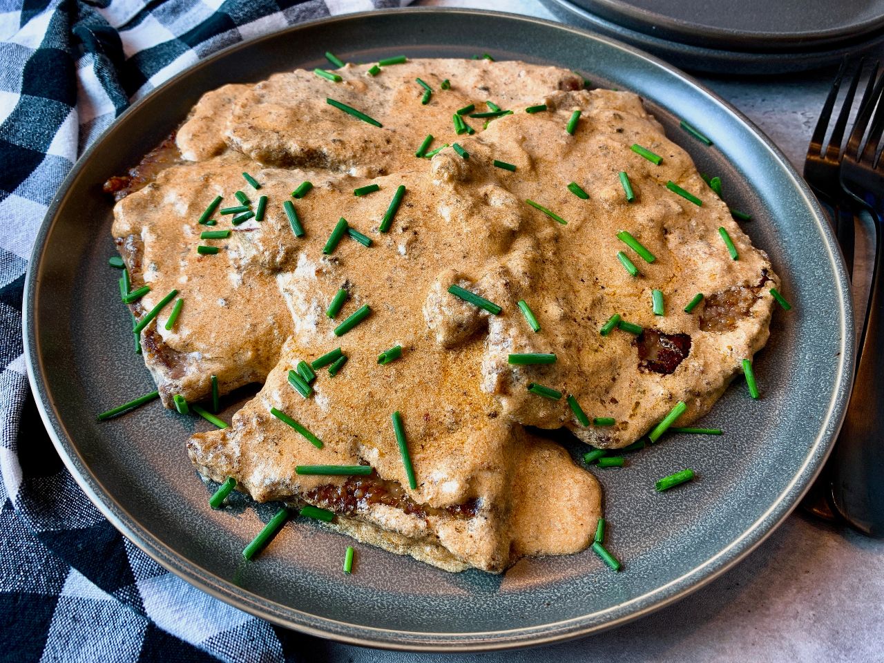 Minute steaks and gravy