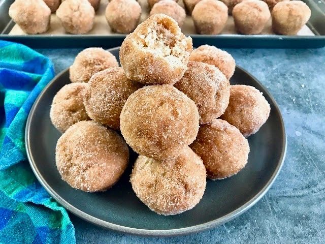Baked Snickerdoodle Donut Holes Baked Snickerdoodle Donut Holes