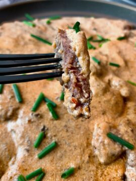 Minute steaks and gravy