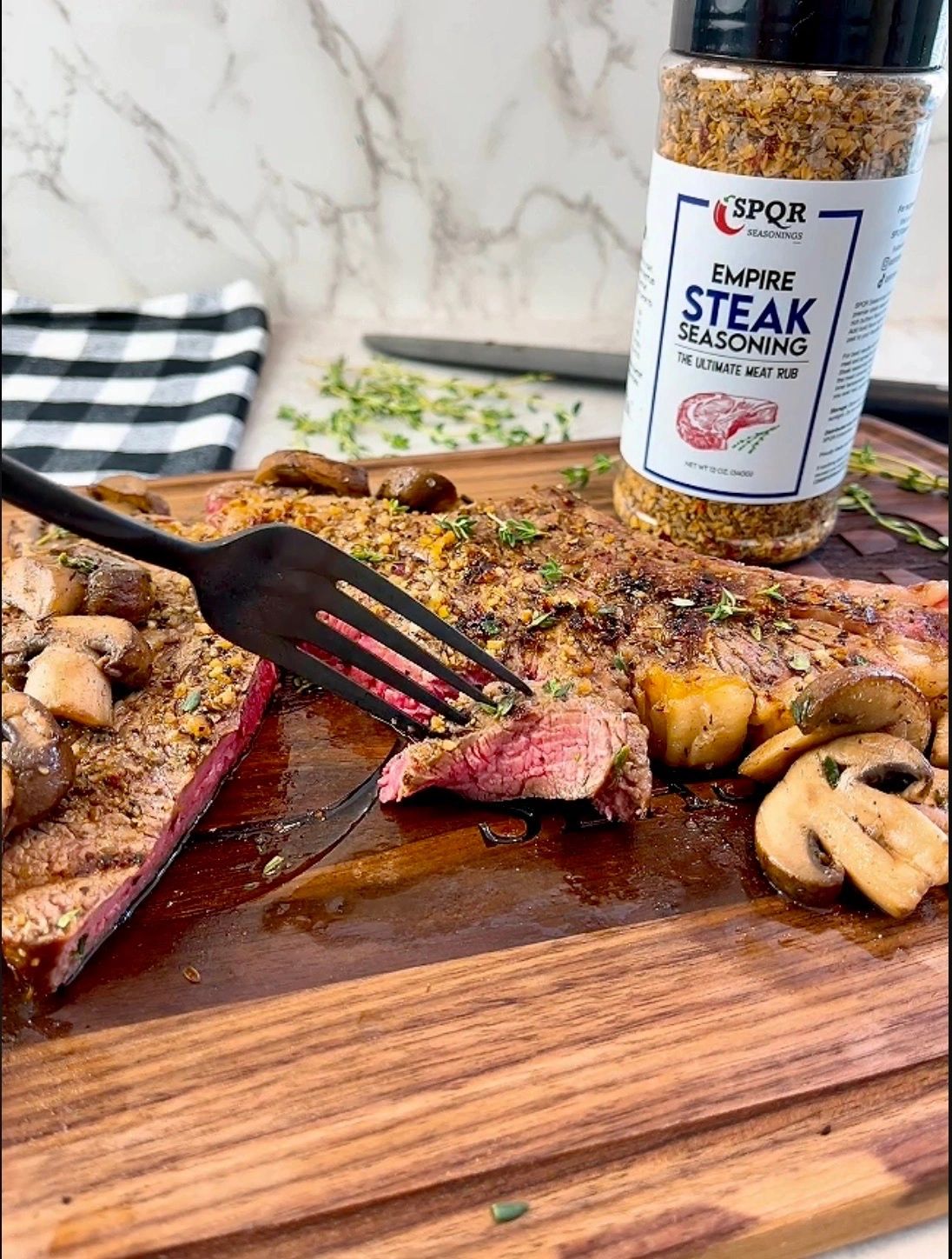 Steak with Buttered Mushrooms and Thyme Steak with Buttered Mushrooms and Thyme