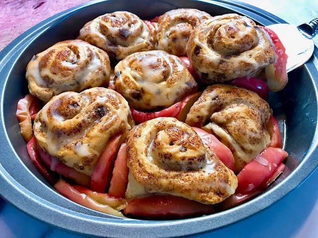Baked Apple Cinnamon Rolls Baked Apple Cinnamon Rolls