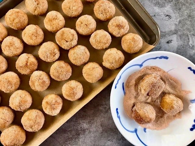 snickerdoodle donut holes