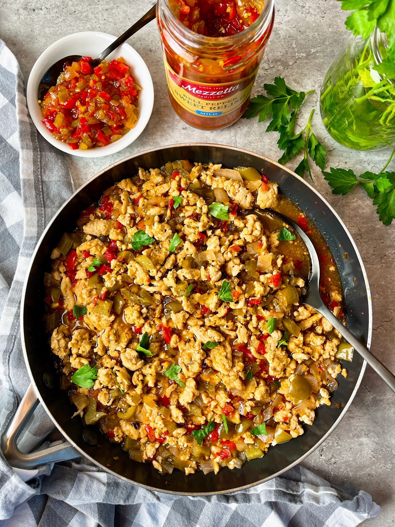 ground chicken with sweet pepper relish