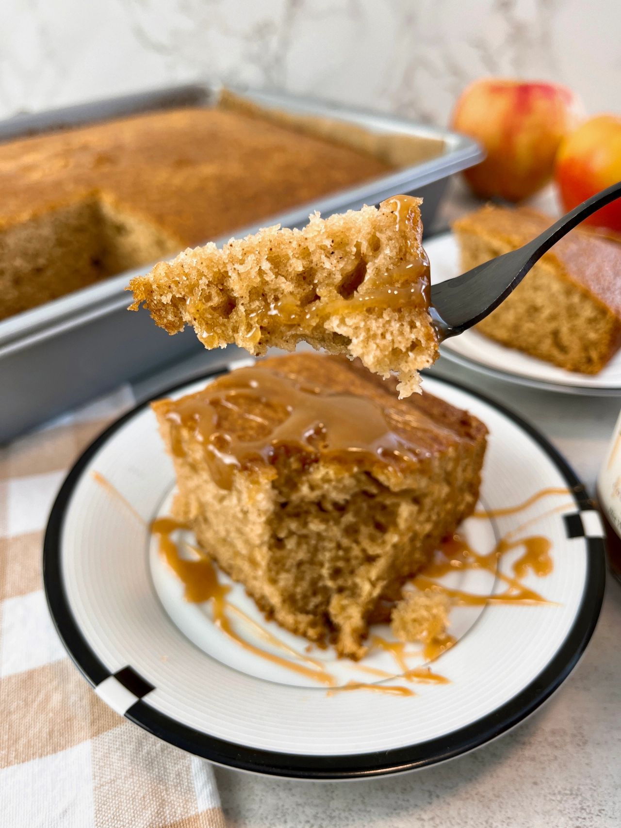 caramel apple cake