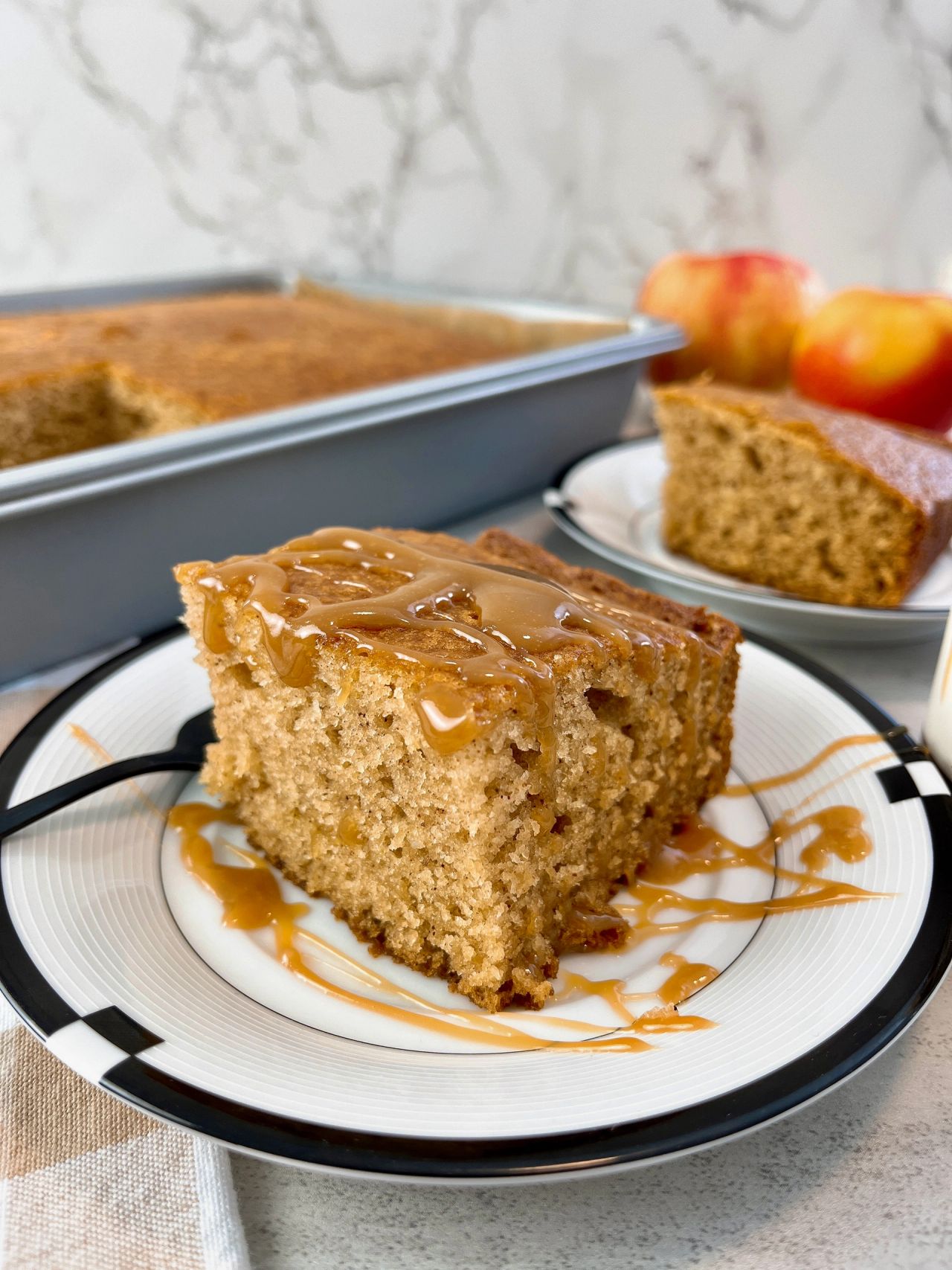 caramel apple cake