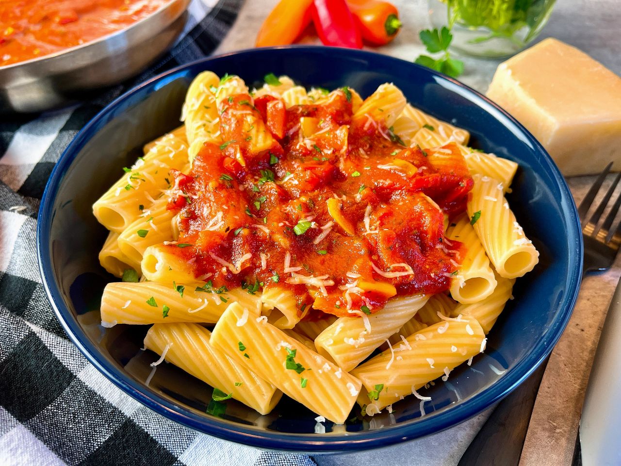 pasta with bell pepper sauce
