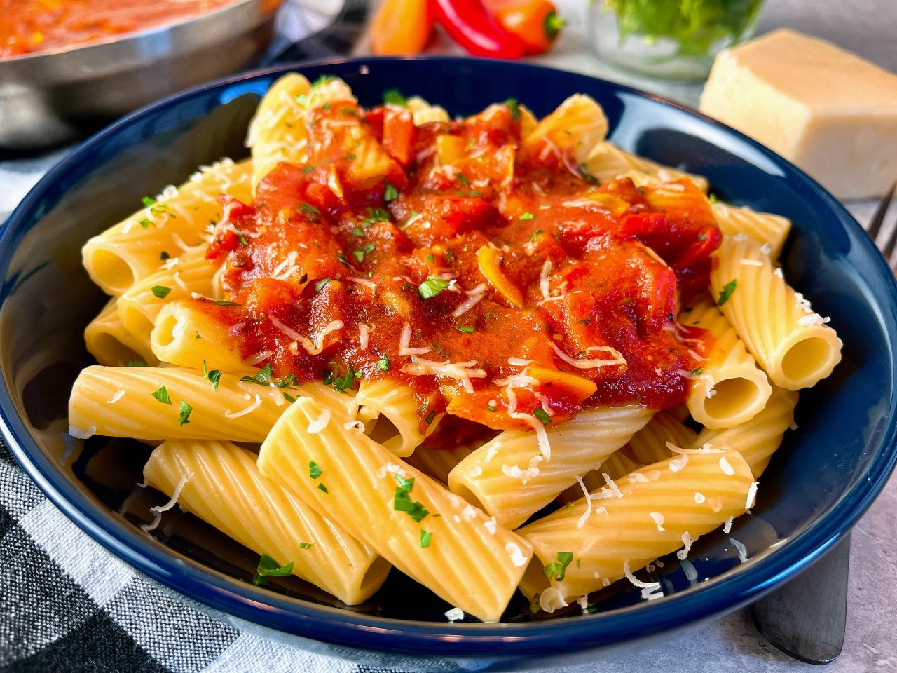 pasta with bell pepper sauce