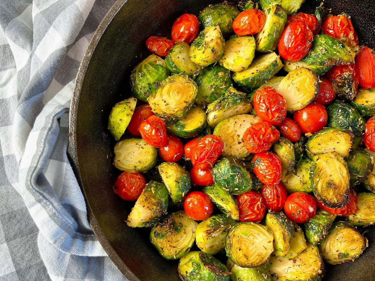 roasted brussels sprouts with blistered tomatoes