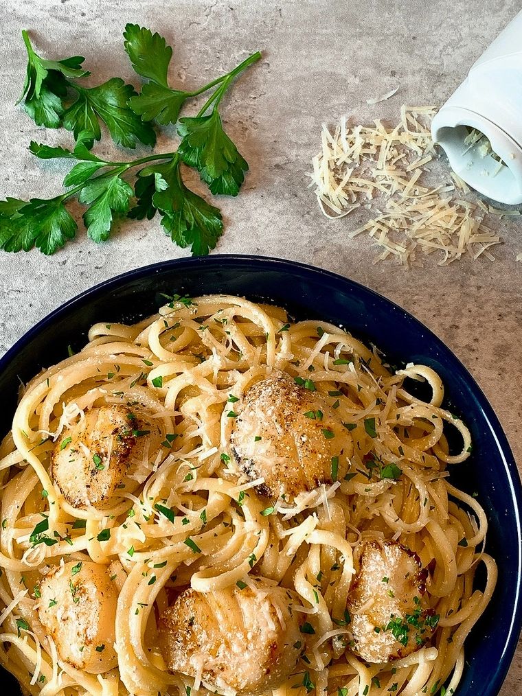 scallops and pasta with parmesan cheese